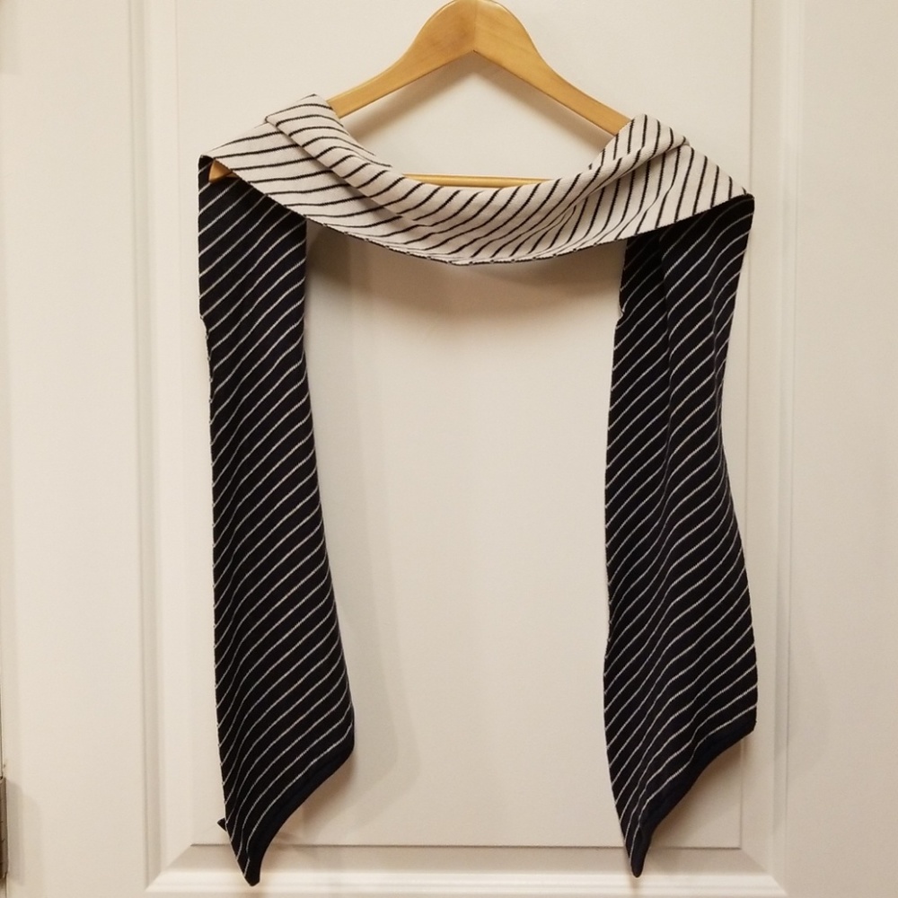 Banana Republic Scarf 🍁